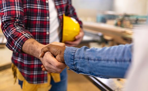 Benefits-of-Using-Electrical-Trade-Staffing-Agencies